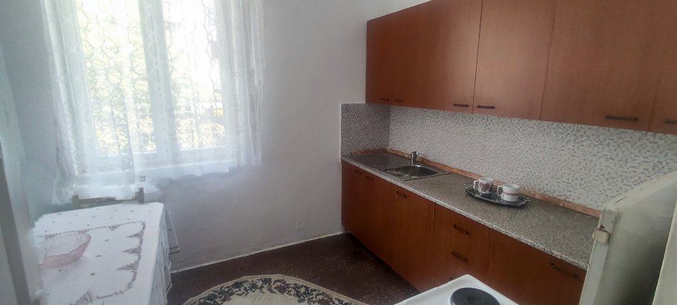 Stadiumi Dinamo, jepet me qera apartament 1+1+Aneks Kati 2, 63 m² 400 € (Rruga Njazi Demi)