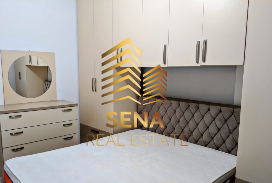 Tirane, jepet me qera shtepi 2+1 Kati 3, 110 m² 600 € (Rruga ” Tre vellezerit Kondi”)