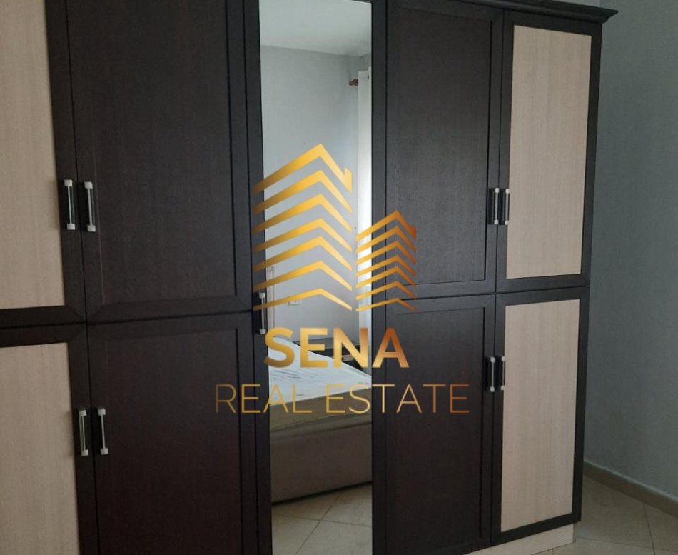 Tirane, jepet me qera apartament 1+1+Ballkon Kati 5, 70 m² 380 € (Rruga Loni Ligori)