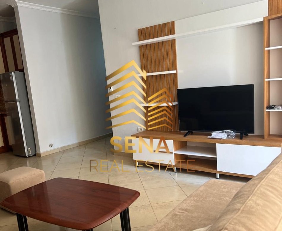 Tirane, jepet me qera apartament 1+1+Ballkon Kati 5, 70 m² 380 € (Rruga Loni Ligori)