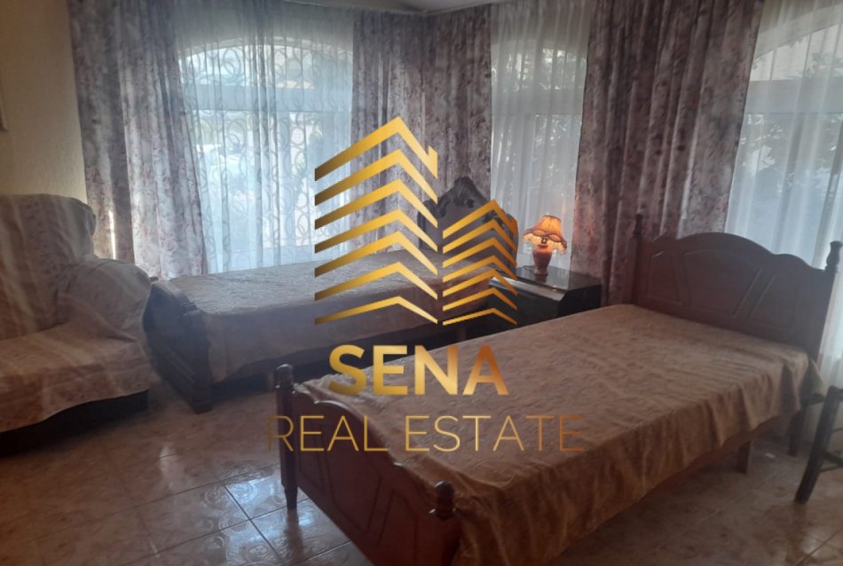 Tirane, jepet me qera apartament 2+1+Ballkon Kati 3, 165 m² 550 € (Kristal Center)