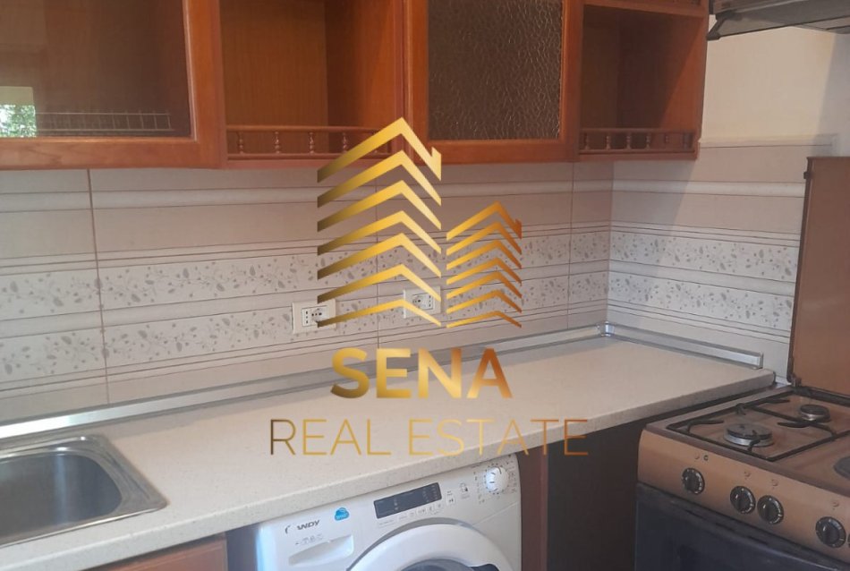 Tirane, jepet me qera apartament 2+1+Ballkon Kati 3, 165 m² 550 € (Kristal Center)