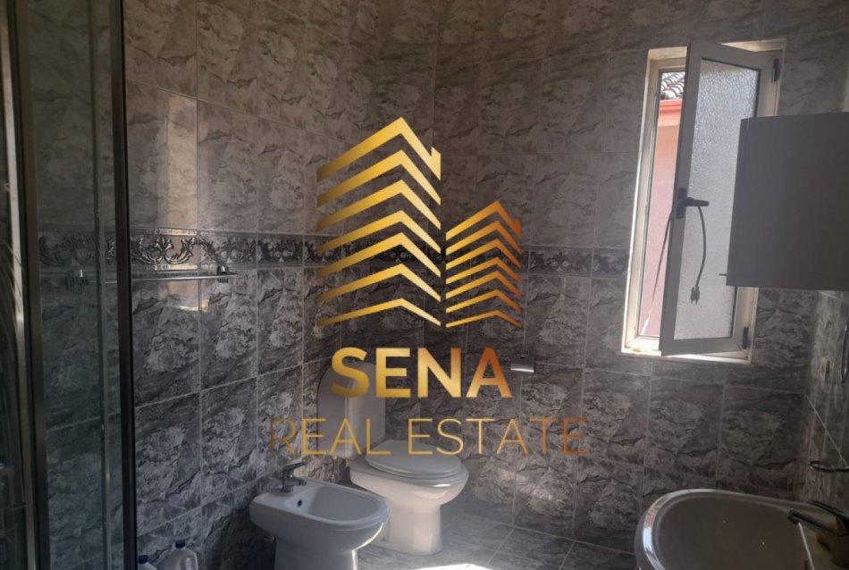 Tirane, jepet me qera apartament 2+1+Ballkon Kati 3, 165 m² 550 € (Kristal Center)