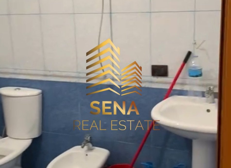Tirane, jepet me qera apartament 1+1 Kati 4, 70 m² 250 € (Rruga e Thesarit)