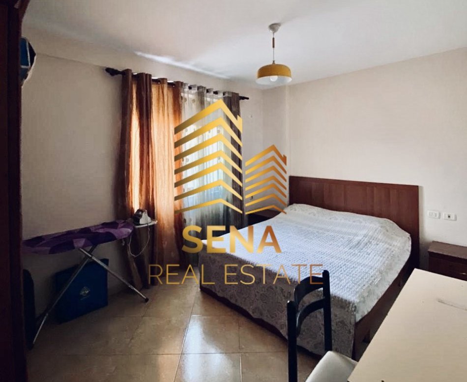 Tirane, jepet me qera apartament 1+1 Kati 7, 55 m² 350 € (Rruga Kastriotët)