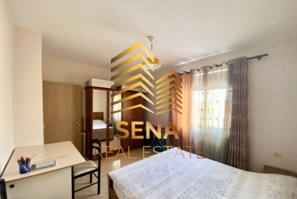 Tirane, jepet me qera apartament 1+1 Kati 7, 55 m² 350 € (Rruga Kastriotët)