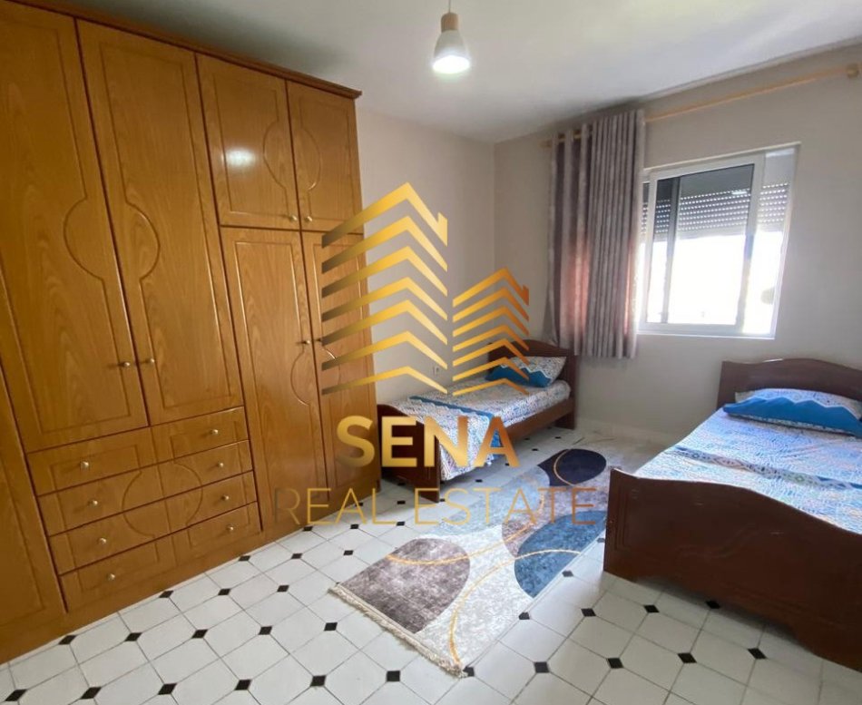 Tirane, jepet me qera apartament 2+1+Ballkon Kati 2, 100 m² 550 € (Pranë Ambasadës Amerikane)