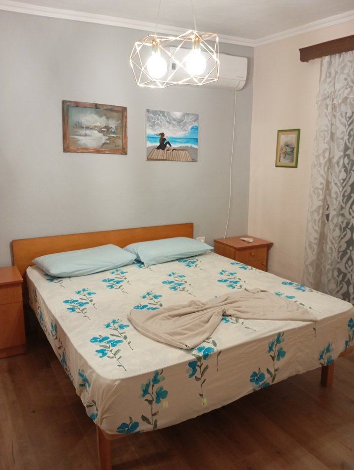Tirane, jepet me qera apartament 1+1 Kati 1, 70 m² 40 € (Rruga dibres)