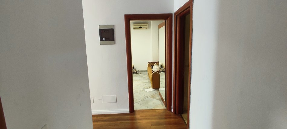 Shqiperi, Juridiku, me qera zyre Kati 7, 120 m² 999 € (Vaso Pasha)