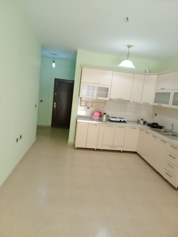 Tirane, shitet apartament 1+1+Ballkon, Kati 1 banim,me sipërfaqe 79 m².Çmimi= 80.000 € (Muhamet Deliu,Fresku)