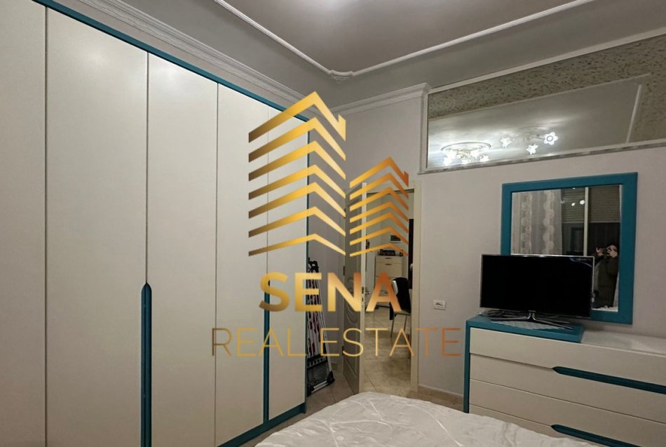 Tirane, jepet me qera apartament 1+1 Kati 1, 66 m² 380 € (Rruga Myslym Keta)