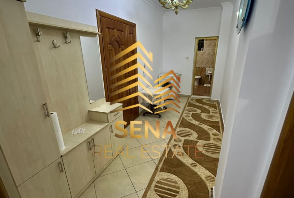 Tirane, jepet me qera shtepi 2+1 Kati 1, 130 m² 550 € (Pranë shkollës Kiço Blushi)