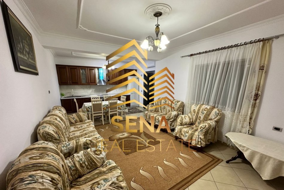 Tirane, jepet me qera shtepi 2+1 Kati 1, 130 m² 550 € (Pranë shkollës Kiço Blushi)