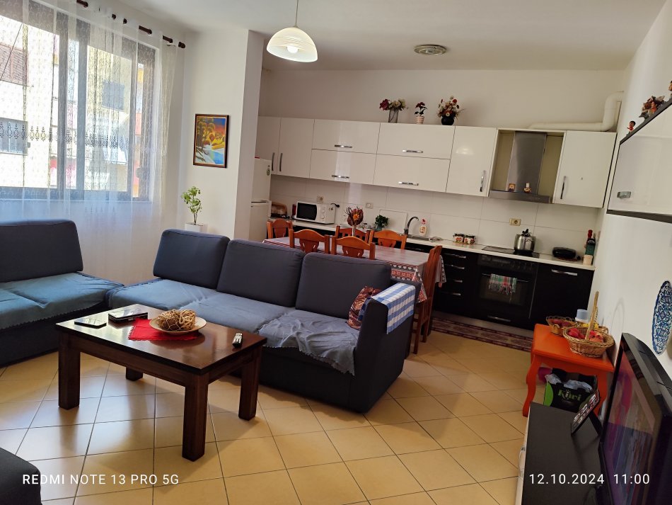 Tirane, shitet 2+1  ME HIPOTEKE. SIP 96 m2. Cmimi 120.000 Euro. (YZBERISHT, AFËR ECO MARKET)