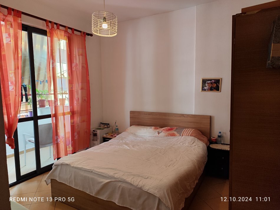 Tirane, shitet 2+1  ME HIPOTEKE. SIP 96 m2. Cmimi 120.000 Euro. (YZBERISHT, AFËR ECO MARKET)