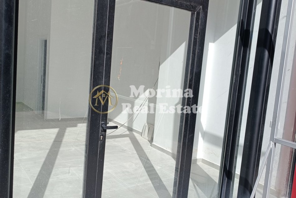 Tirane, jepet me qera dyqan Kati 0, 70 m² 1.600 € (Farmacia 10)