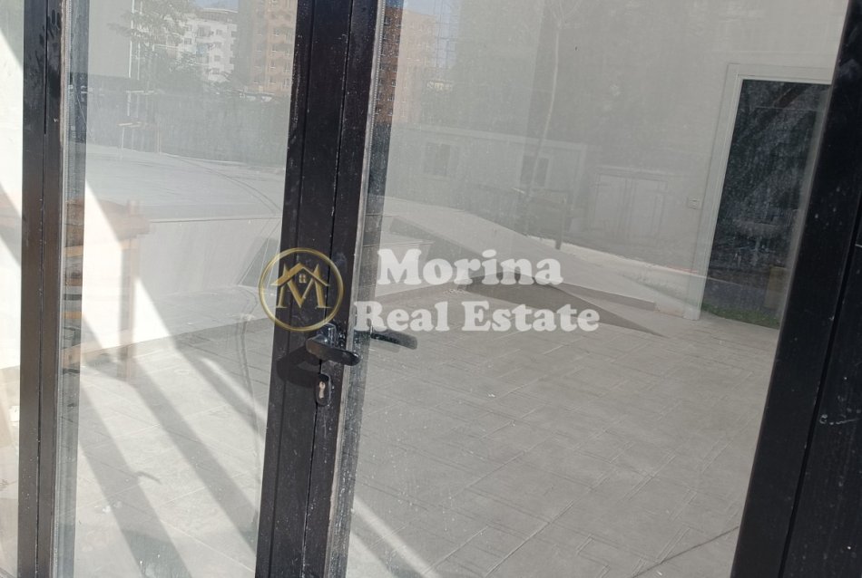 Tirane, jepet me qera dyqan Kati 0, 70 m² 1.600 € (Farmacia 10)
