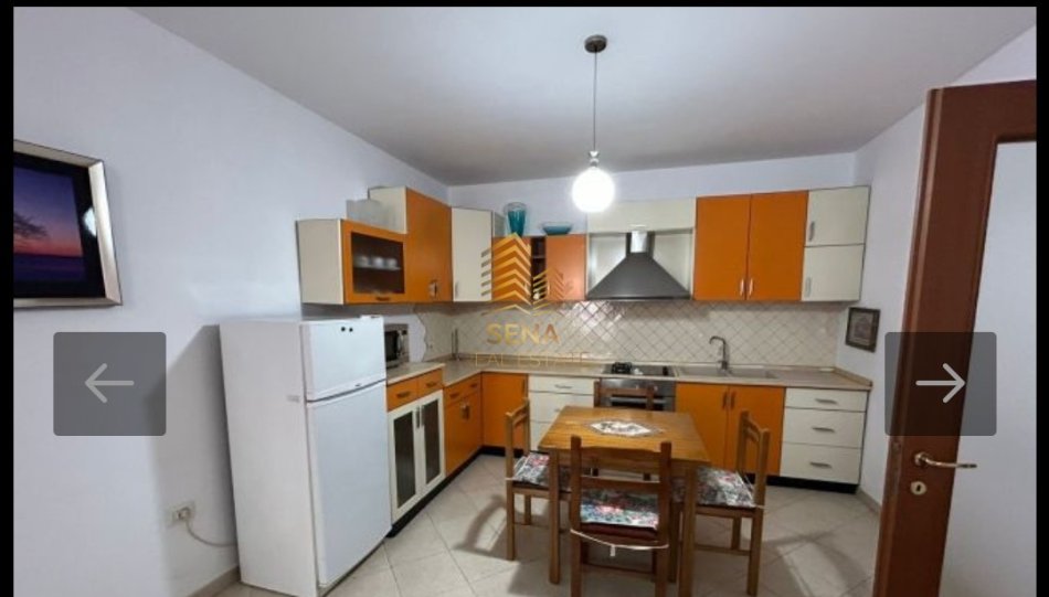 Tirane, jepet me qera apartament 2+1+Ballkon Kati 2, 112 m² 600 € (Zogu i Zi)
