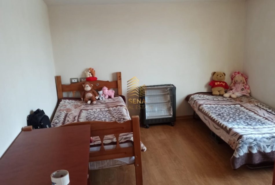 Tirane, jepet me qera shtepi 2+1+Ballkon Kati 3, 120 m² 350 € (Rruga Gezim Kaceli)