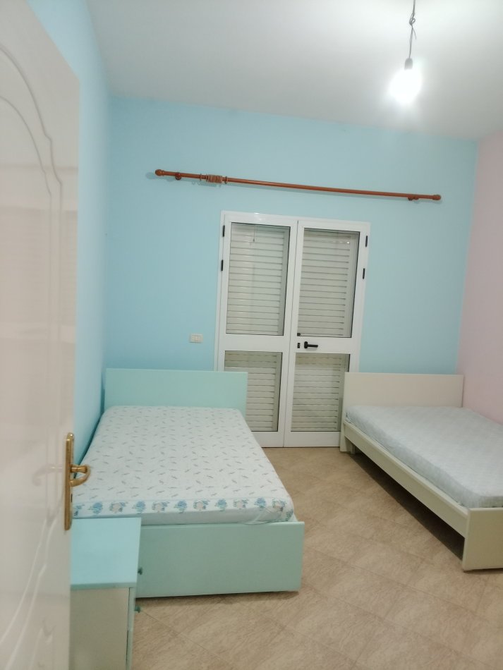 Tirane, shitet shtepi 2+1+Ballkon Kati 2, 240 m² 270.000 € (ALLIAS-TIRANË)