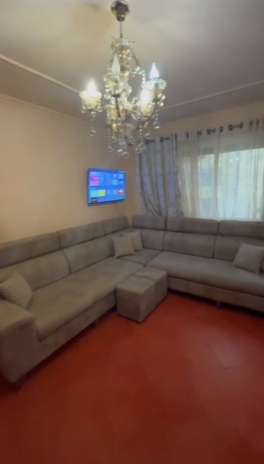 Tirane, jepet me qera garsonier Kati 5, 40 m² 300 € (Tv Klan , Porcelan)