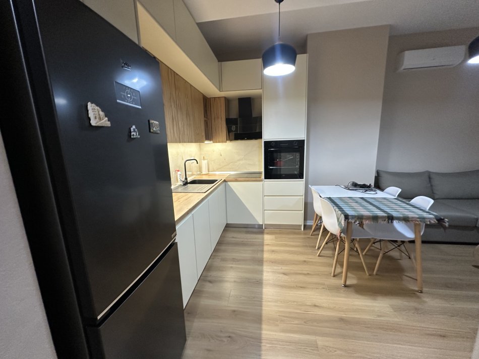 Tirane, jepet me qera apartament 1+1 Kati 5, 55 m² 400 € (Ali Demi Pasho Hysa)