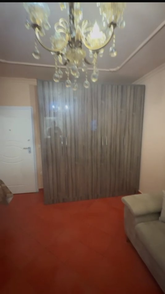 Tirane, jepet me qera garsonier Kati 5, 40 m² 300 € (Tv Klan , Porcelan)