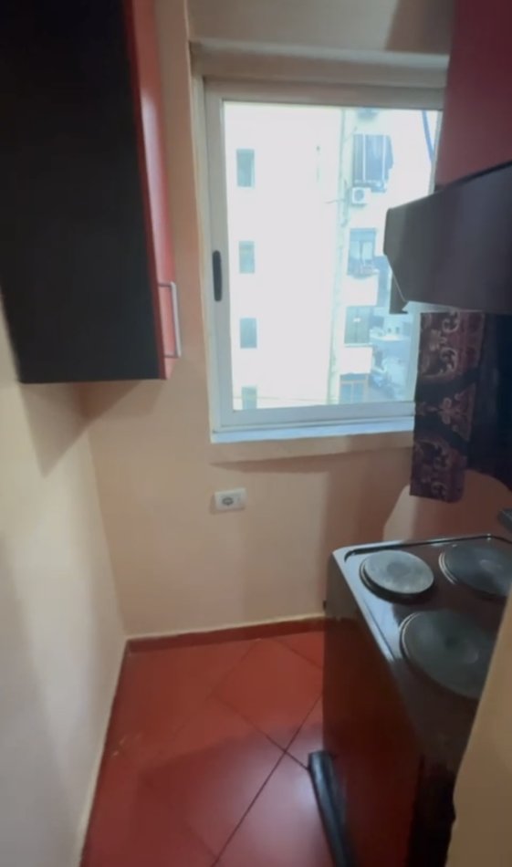 Tirane, jepet me qera garsonier Kati 5, 40 m² 300 € (Tv Klan , Porcelan)