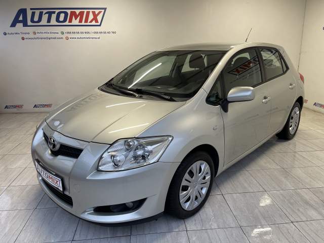 Tirane, shes makine Toyota auris Viti 2009, 5.900 Euro