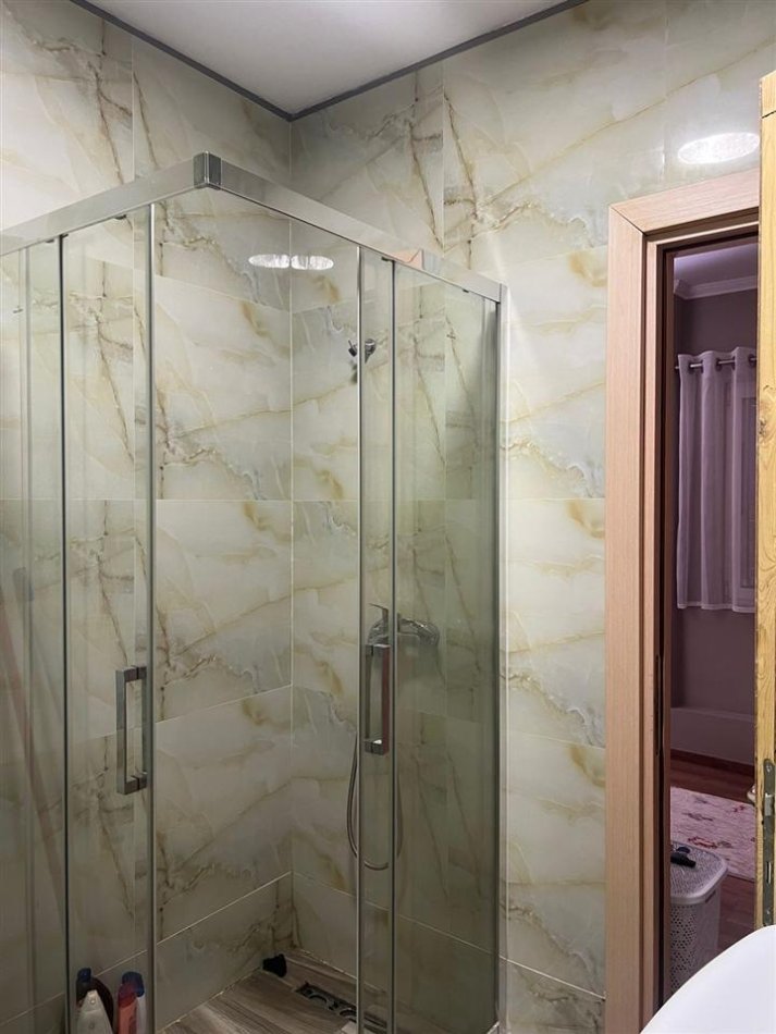 Tirane, jepet me qera apartament 2+1+Ballkon Kati 8, 100 m² 650 € (Don Bosko , Vizion Plus Viva Market)