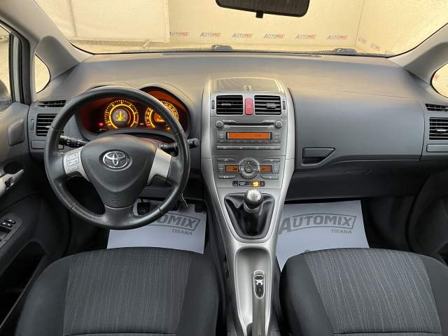 Tirane, shes makine Toyota auris Viti 2009, 5.900 Euro
