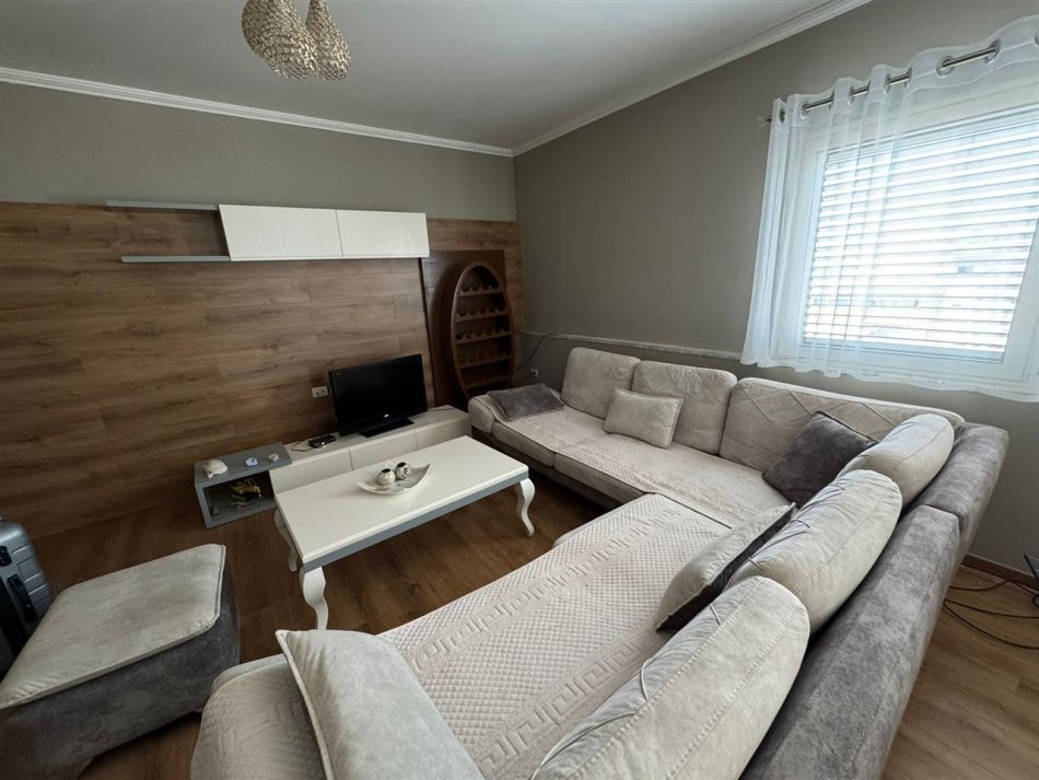 Tirane, jepet me qera apartament 2+1+Ballkon Kati 8, 100 m² 650 € (Don Bosko , Vizion Plus Viva Market)