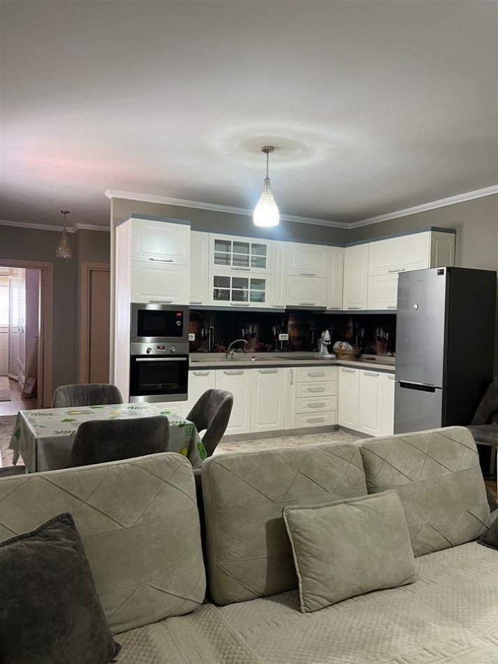Tirane, jepet me qera apartament 2+1+Ballkon Kati 8, 100 m² 650 € (Don Bosko , Vizion Plus Viva Market)