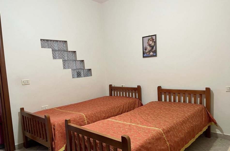Tirane, jepet me qera apartament 1+1+Ballkon Kati 3, 60 m² 430 € (Globe , Perball Delijorgjit)