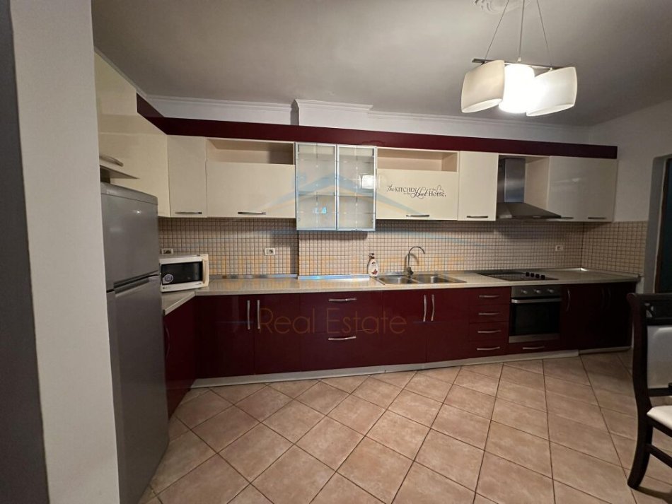Tirane, shitet apartament 2+1+Ballkon Kati 1, 112 m² 120.000 € (Yzberisht)
