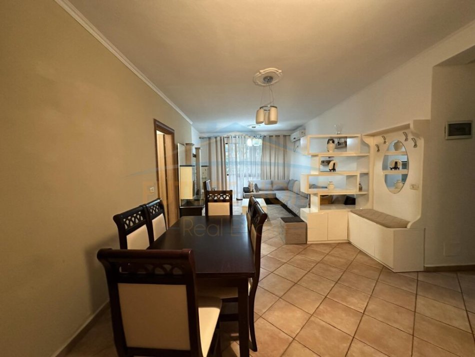 Tirane, shitet apartament 2+1+Ballkon Kati 1, 112 m² 120.000 € (Yzberisht)