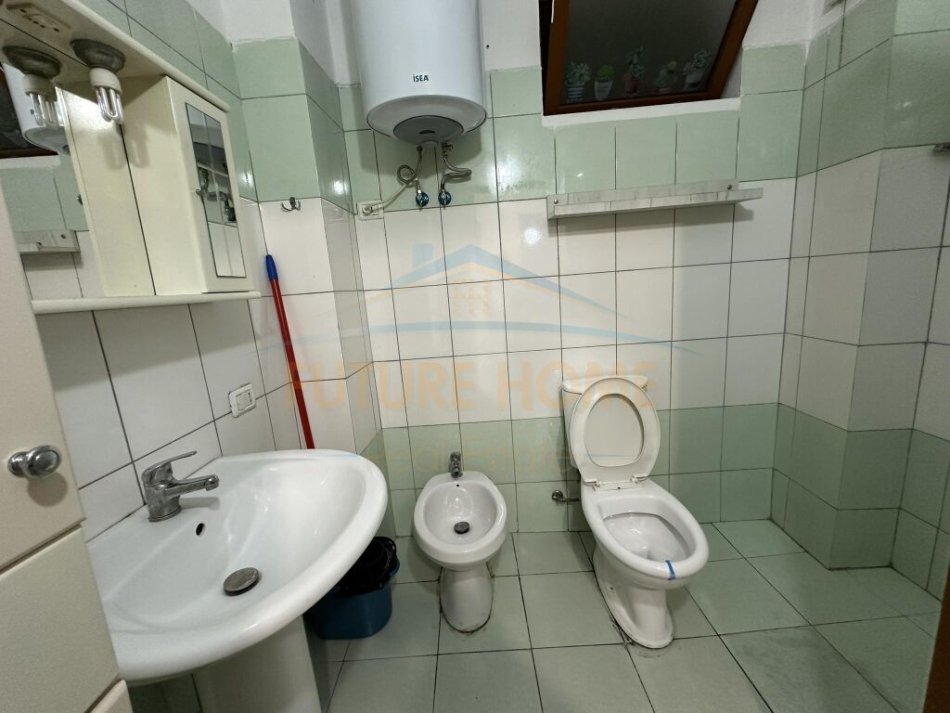 Tirane, shitet apartament 2+1+Ballkon Kati 1, 112 m² 120.000 € (Yzberisht)