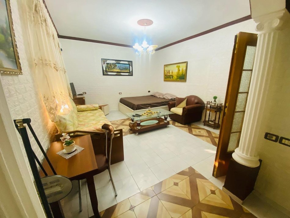 Tirane, jepet me qera apartament 1+1 Kati 2, 55 m² 400 € 
