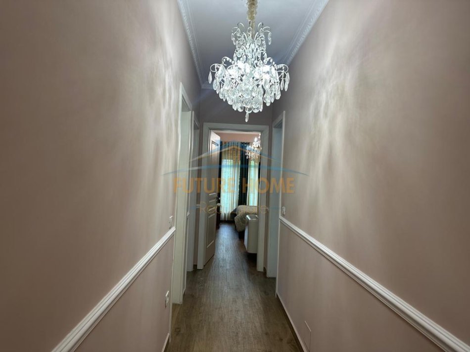 Tirane, shitet apartament 2+1+Ballkon Kati 5, 136 m² 480000 €