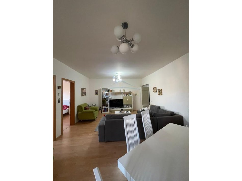 Tirane, shitet apartament 2+1+Ballkon Kati 10, 91 m² 200.000 € 