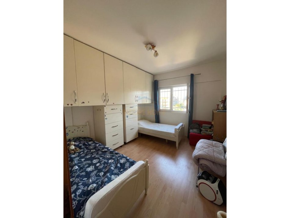 Tirane, shitet apartament 2+1+Ballkon Kati 10, 91 m² 200.000 € 