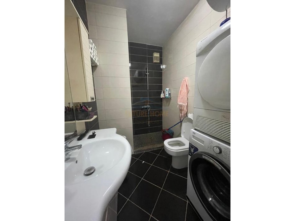 Tirane, shitet apartament 2+1+Ballkon Kati 10, 91 m² 200.000 € 