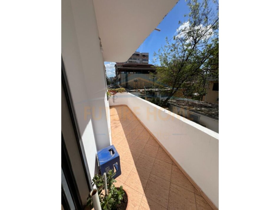 Tirane, shitet apartament 2+1+Ballkon Kati 1, 93 m² 158.000 € (Riza Cerova)