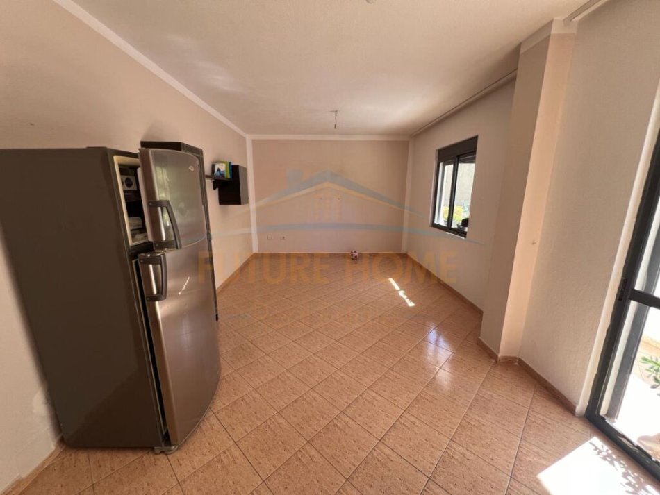 Tirane, shitet apartament 2+1+Ballkon Kati 1, 93 m² 158.000 € (Riza Cerova)