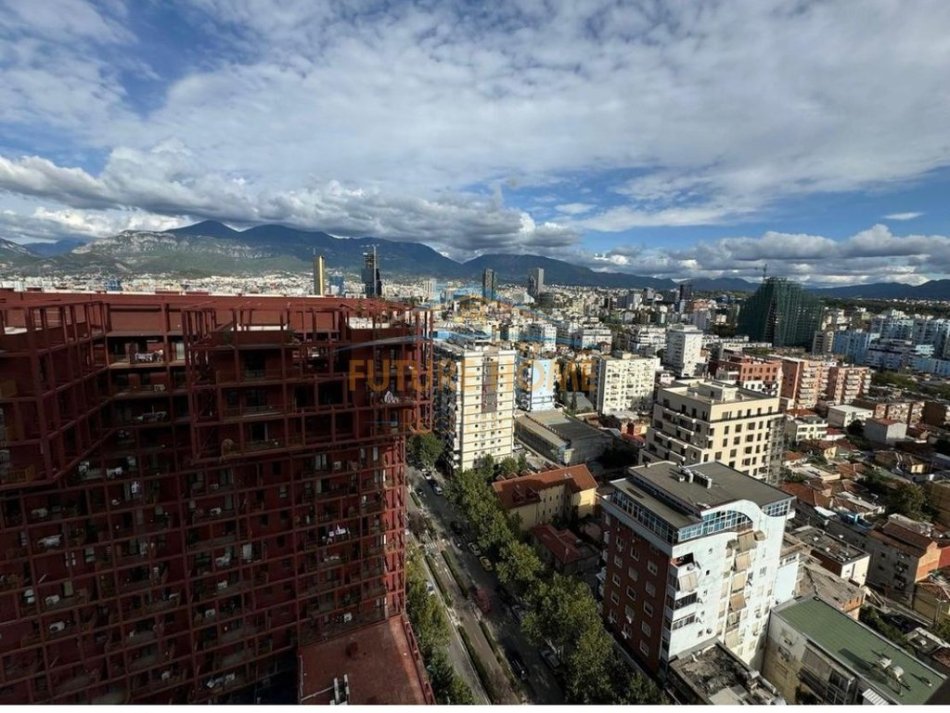 Tirane, shitet apartament 3+1+Ballkon Kati 18, 159 m² 380.000 € 