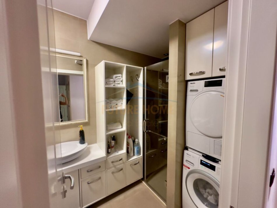 Tirane, shitet apartament 3+1+Ballkon Kati 5, 127 m² 196.000 € (Rruga 5 Maj)