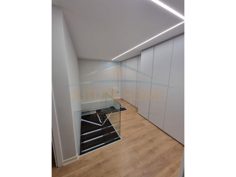 Garden Building Tirana shitet apartament duplex 3+1 Kati 12, 187 m² 440.000 € (Rruga e kavajes)