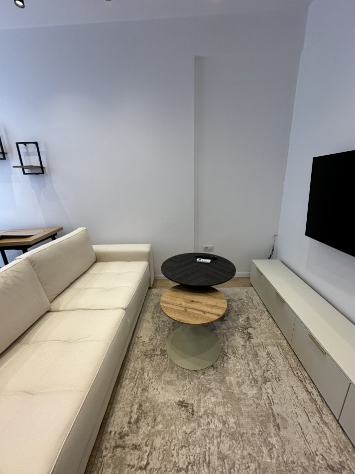Tirane, jepet me qera apartament 1+1+Ballkon Kati 1, 52 m² 550 € (Kopshti Botanik)