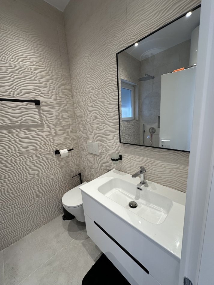 Tirane, jepet me qera apartament 1+1+Ballkon Kati 1, 52 m² 550 € (Kopshti Botanik)