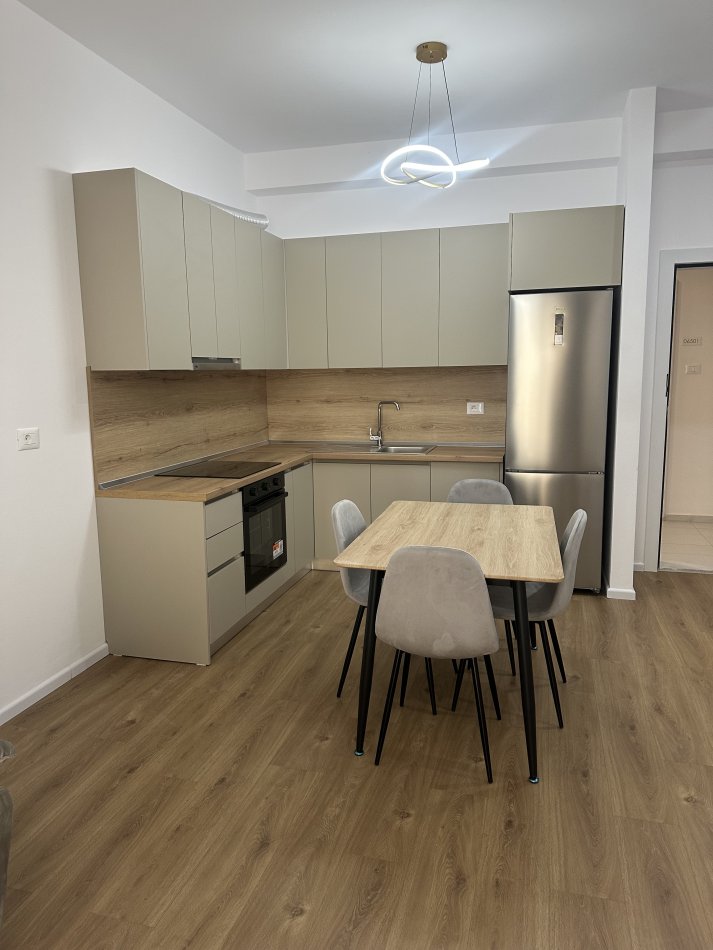 Tirane, jepet me qera 2+1+Ballkon Kati 5, 85 m² ,500Euro(Pasho Hysa)